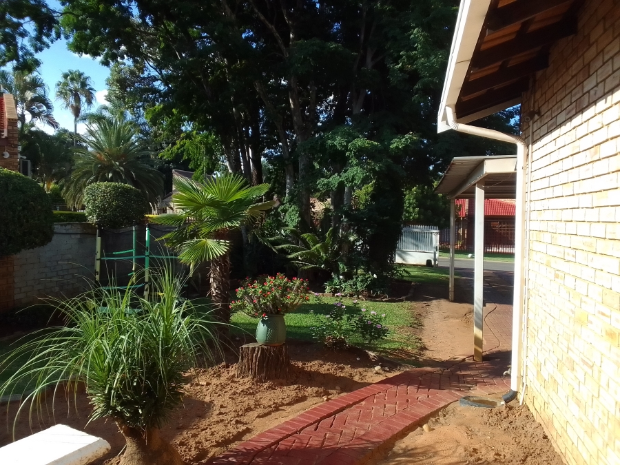 3 Bedroom Property for Sale in Geelhoutpark North West